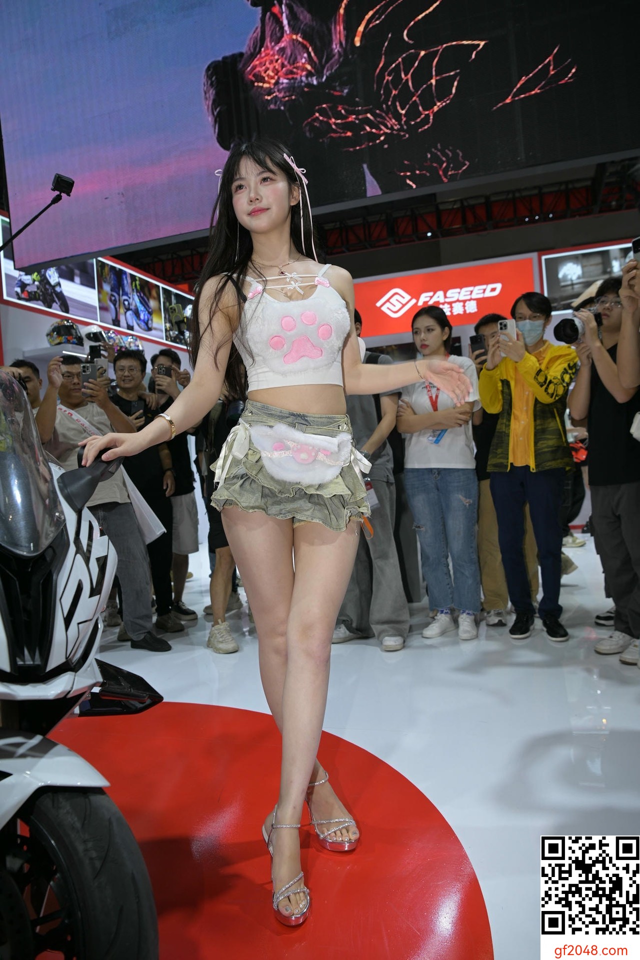 【網路收集系列】[精選街拍作品] 美腿克羅拉【201P】