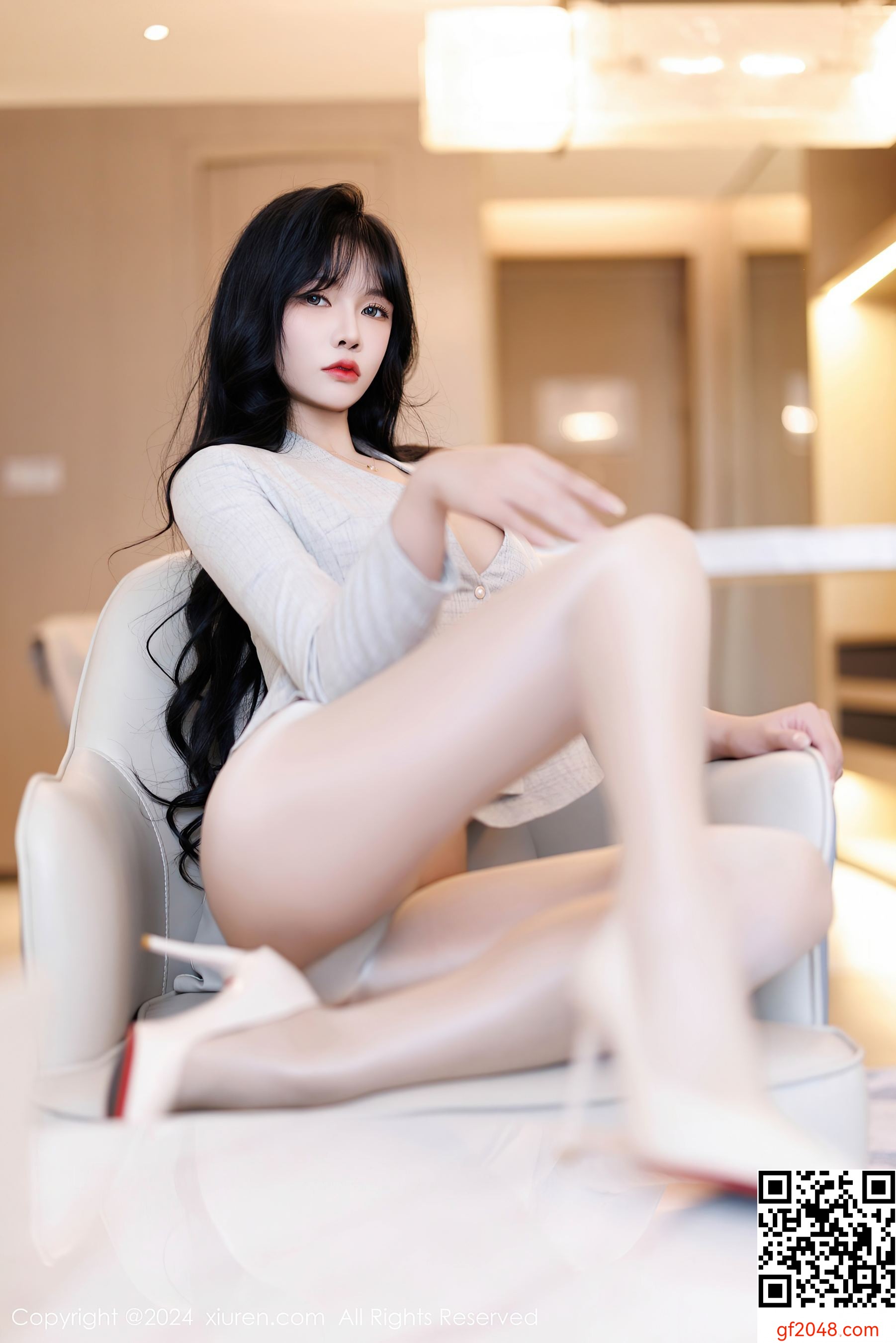 [XiuRen秀人网] No.9398 娜比 丝袜短裙