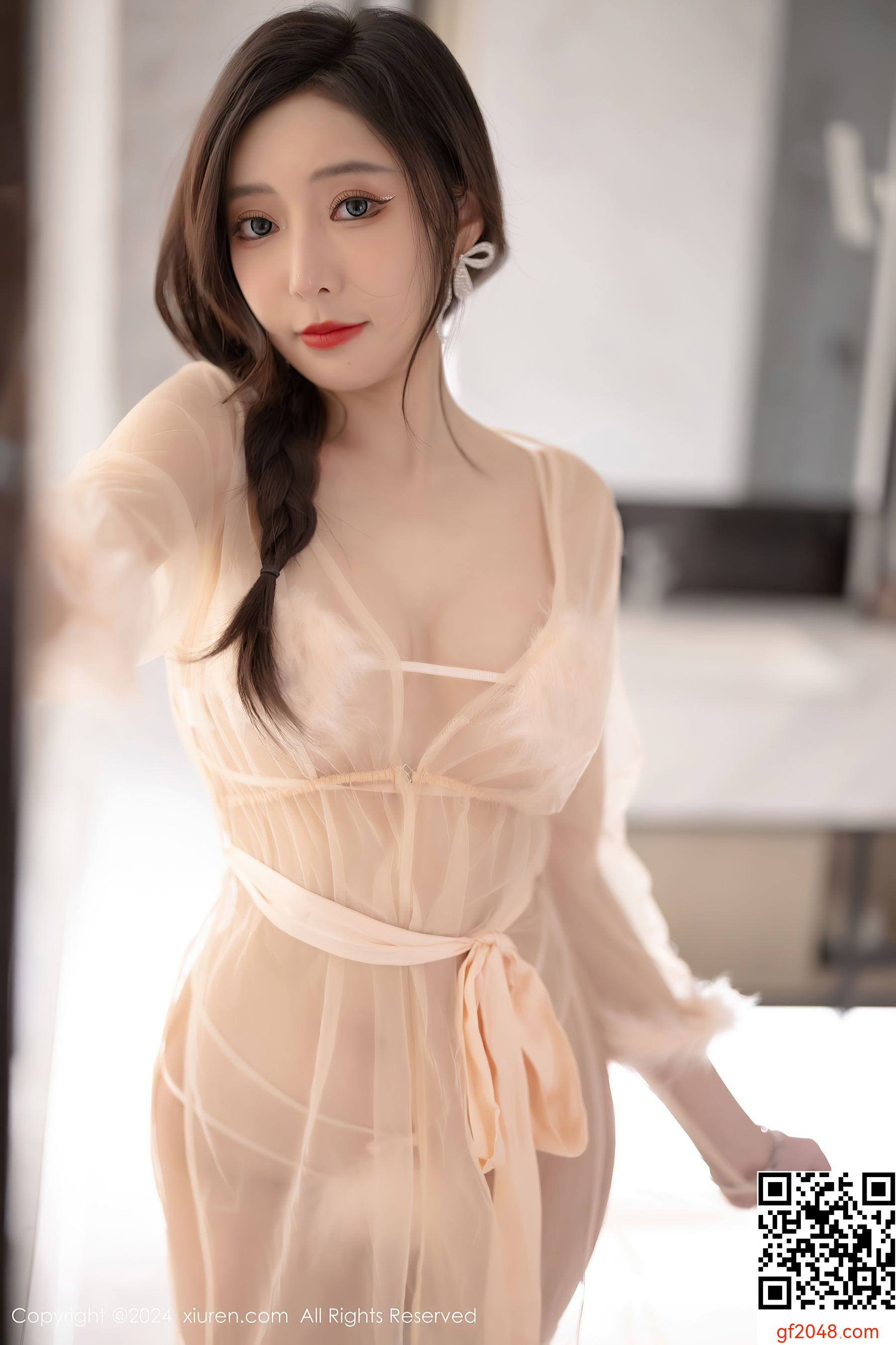 [XiuRen秀人网] No.8378 王馨瑶yanni 丝袜美腿