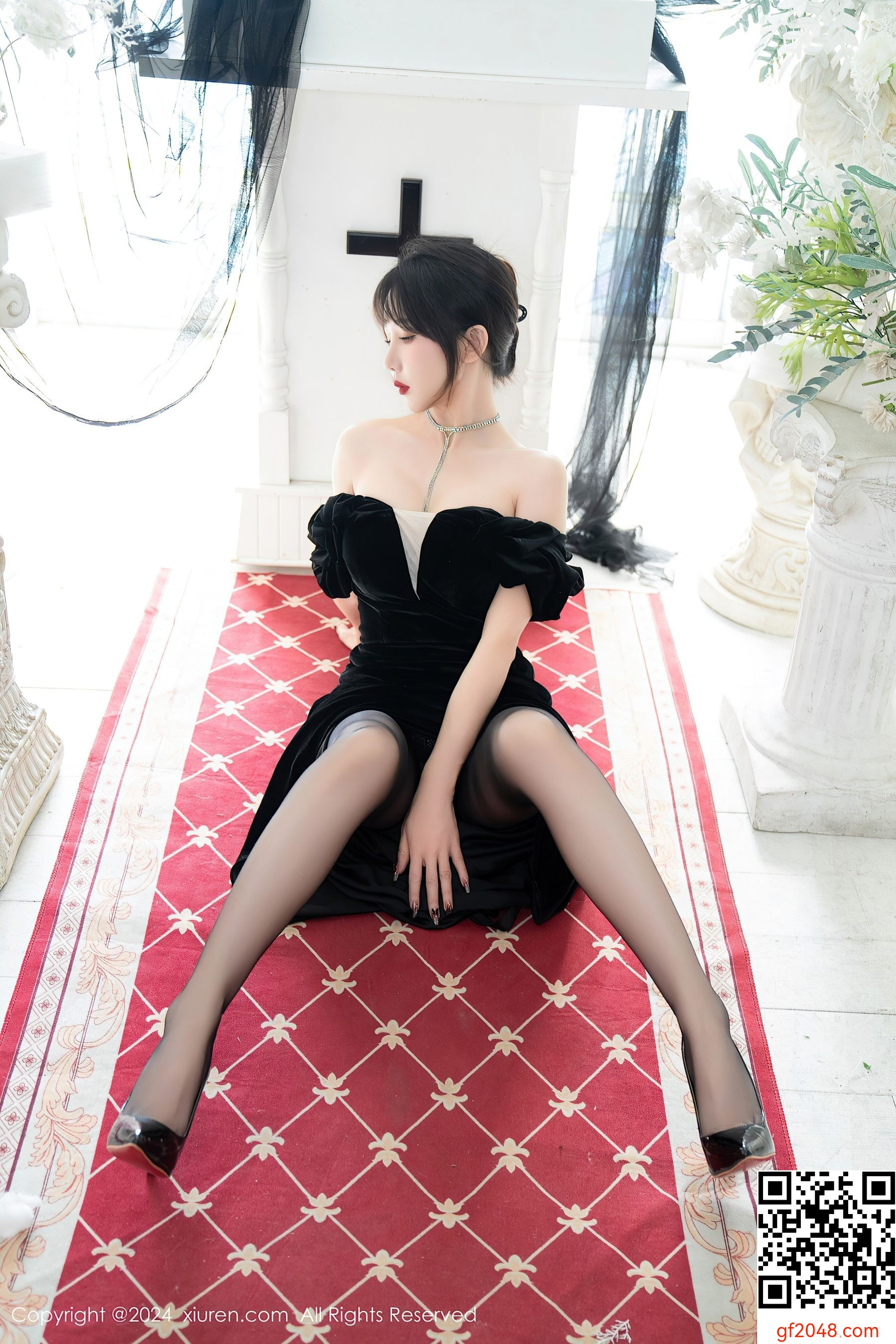 [XiuRen秀人网] No.8070 波巧酱 黑丝美腿